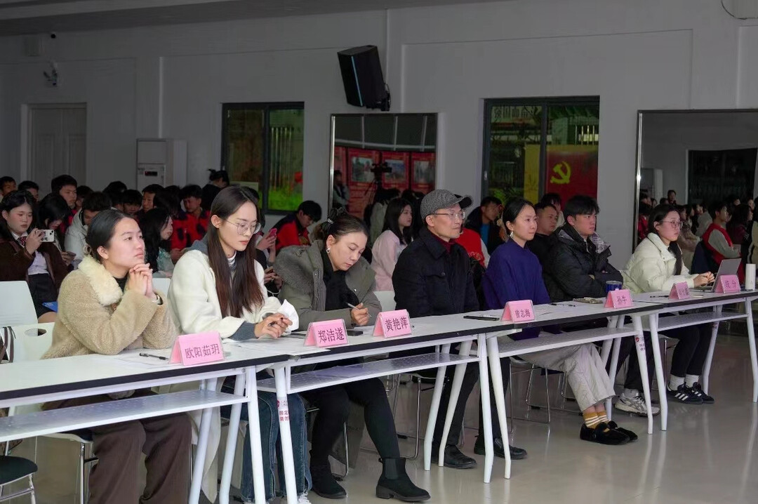 新時(shí)代 新青年 以語言藝術(shù)激揚(yáng)青春風(fēng)采——學(xué)院首屆語言藝術(shù)大賽暨文化交流活動(dòng)紀(jì)實(shí)